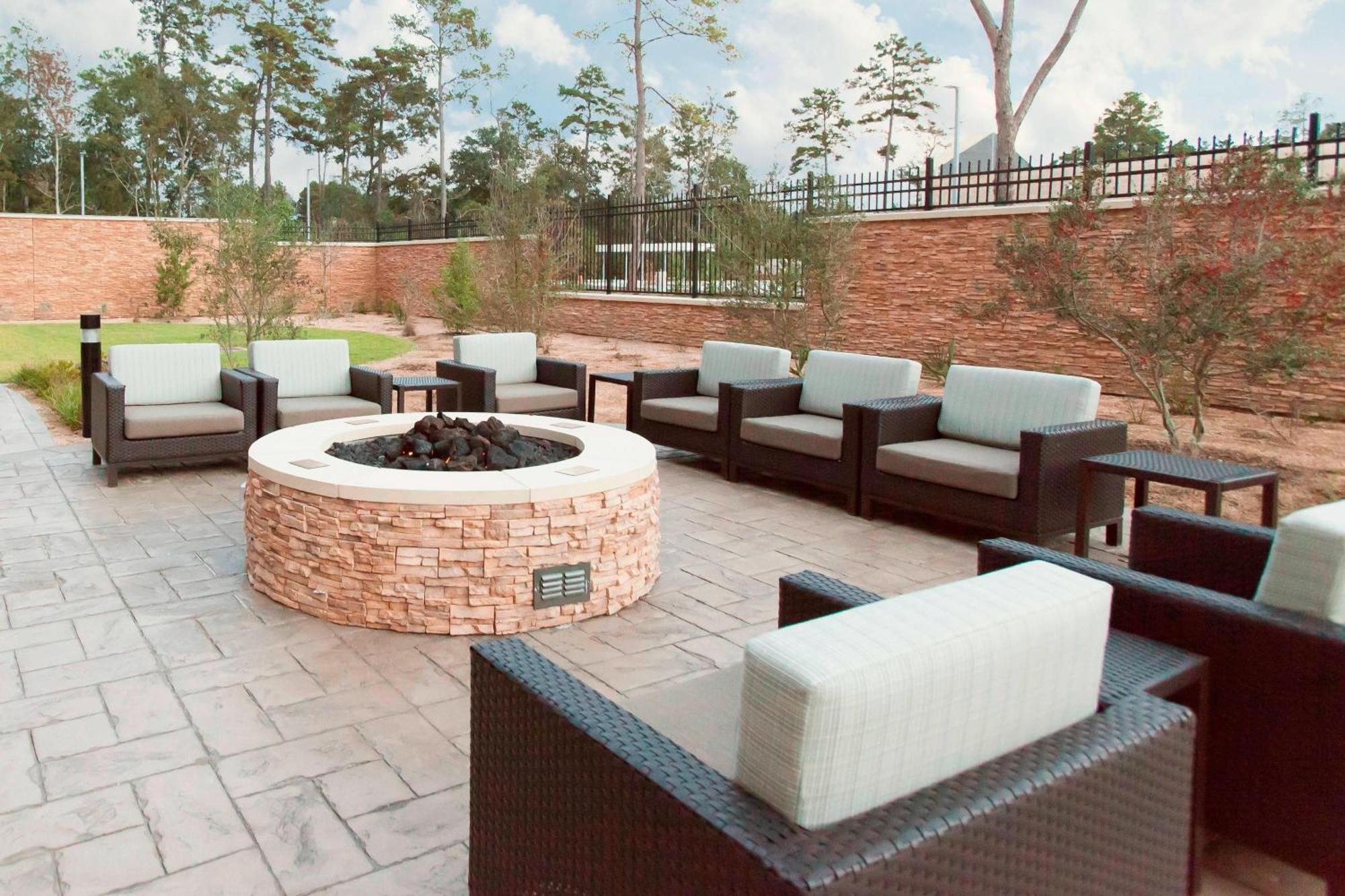 Courtyard By Marriott Houston City Place Spring Dış mekan fotoğraf