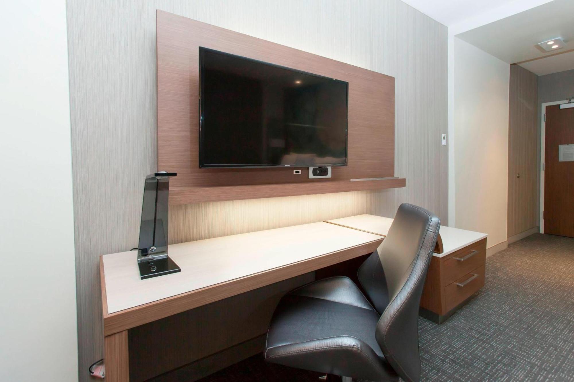 Courtyard By Marriott Houston City Place Spring Dış mekan fotoğraf